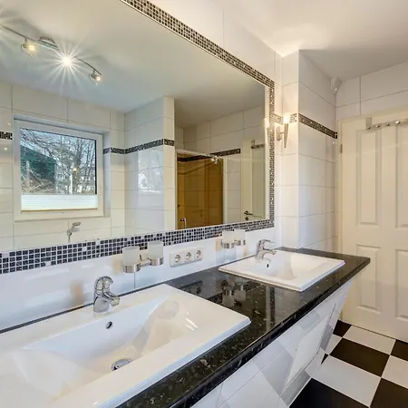 Haus Waldoase Ahlbeck Apartamento *